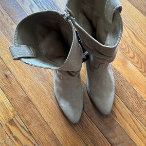 NWT Time and Tru cow girl boots size 8 1/2W